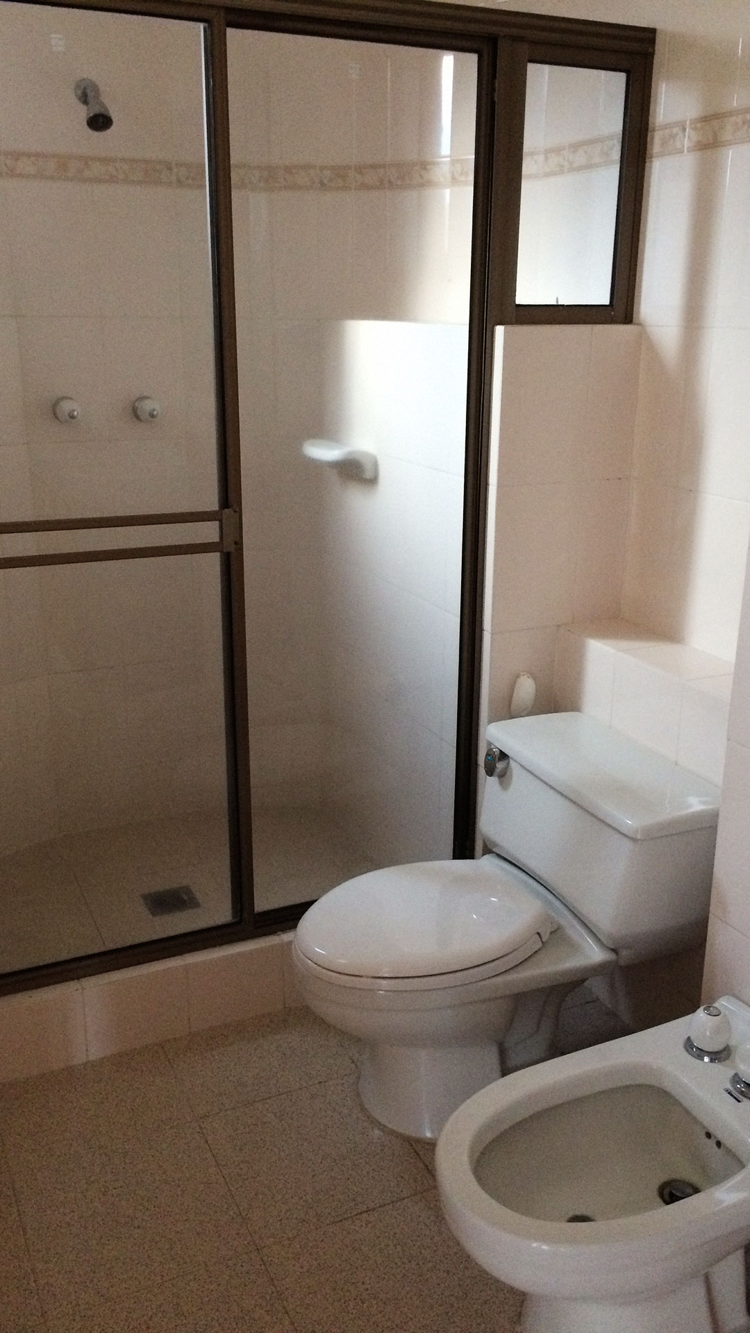 Detalle de baño apartamento en Ciudad Jardín