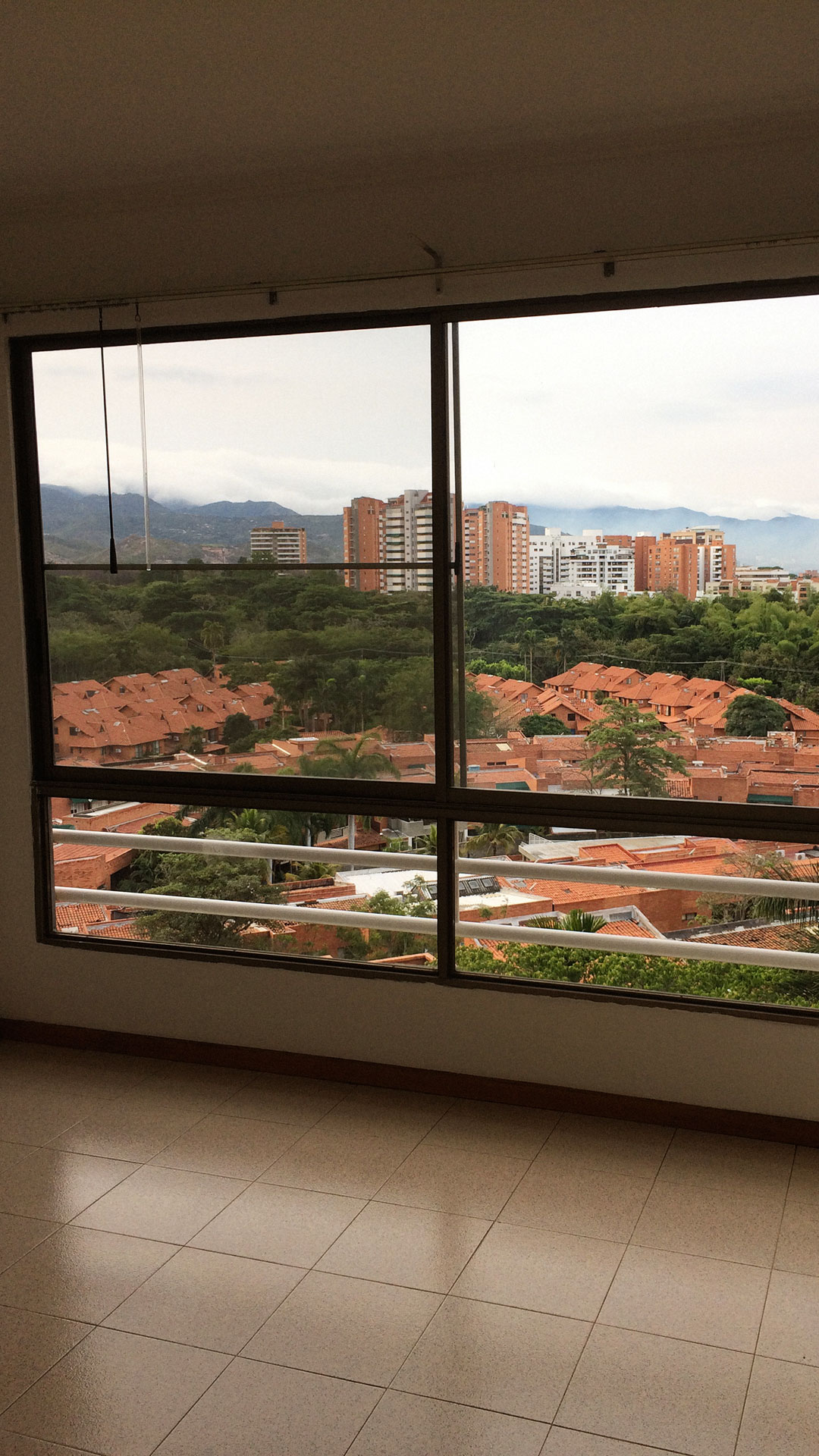 Detalle y vista de habitación principal apartamento en Ciudad Jardín