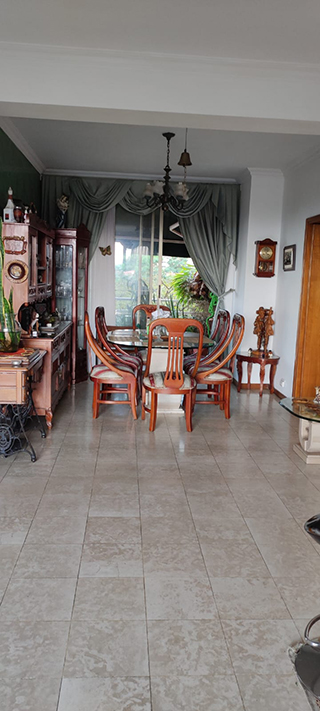 Detalle de zona del comedor de apartamento en Ciudad Jardín