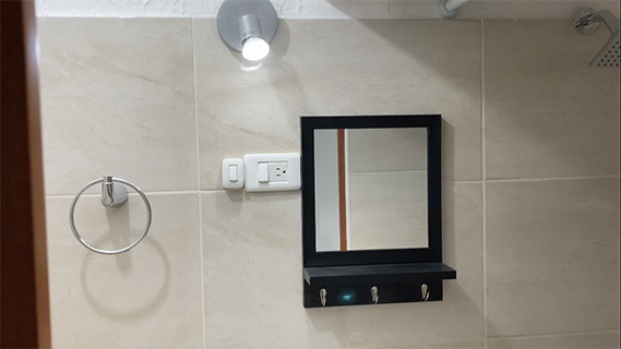 Detalle de accesorios de baño de local - apartaestudio en Barrio Seguros Patria