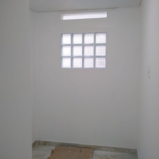 Detalle de la pequeña habitación de local - apartaestudio en Barrio Seguros Patria